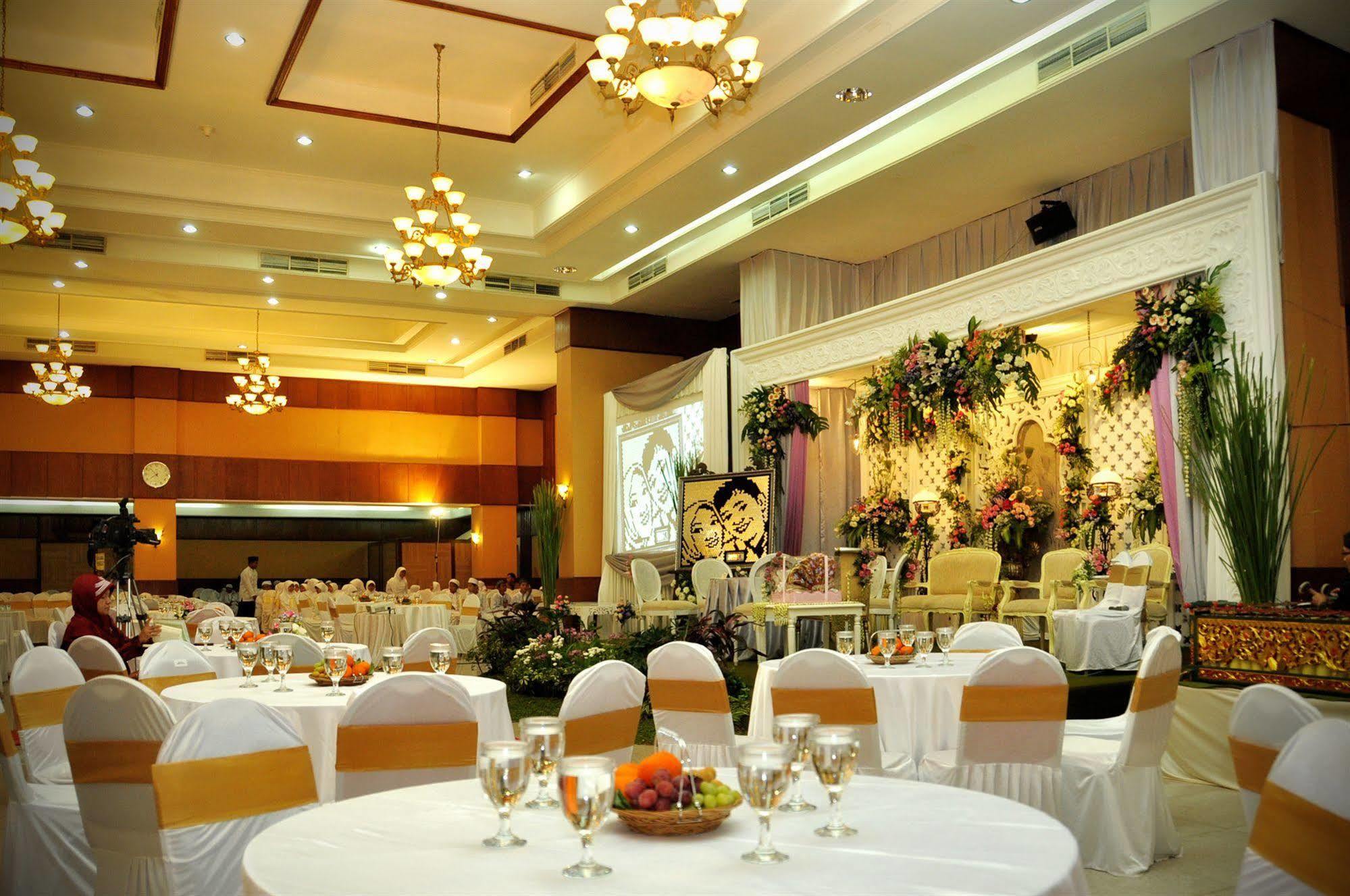 Pandanaran Hotel Семаранг Екстериор снимка