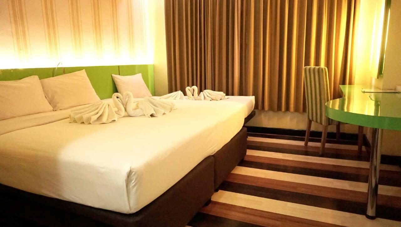 Pandanaran Hotel Семаранг Екстериор снимка